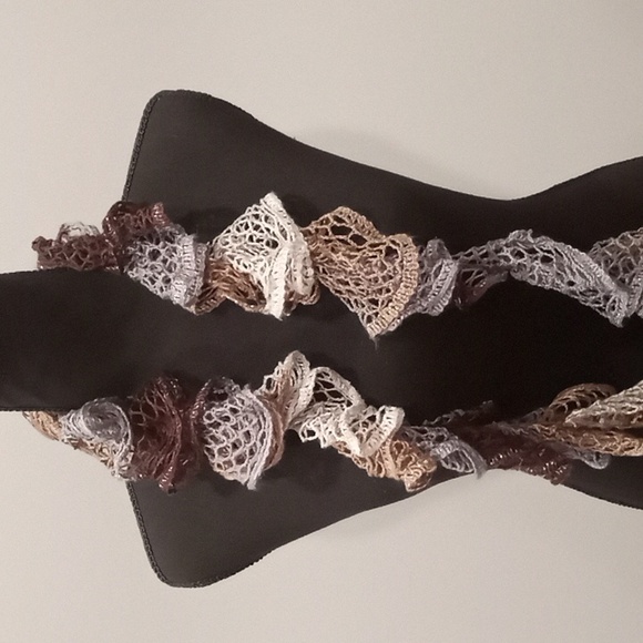 Handcrafted scarf - Picture 3 of 3